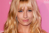 Ways-to-wear-bangs-in-summer-2012-side